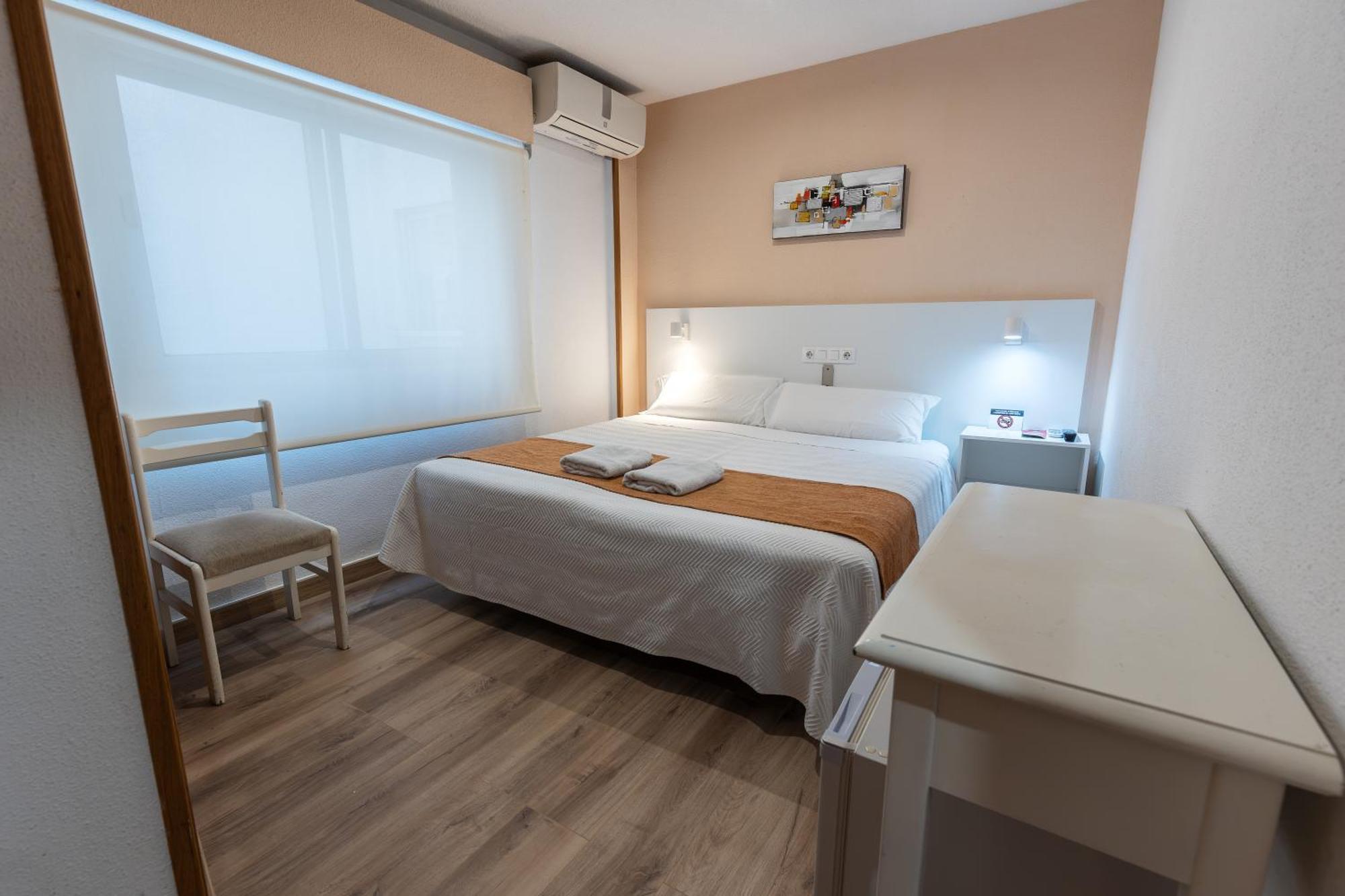 Hostal Gran Via Pinto Zewnętrze zdjęcie